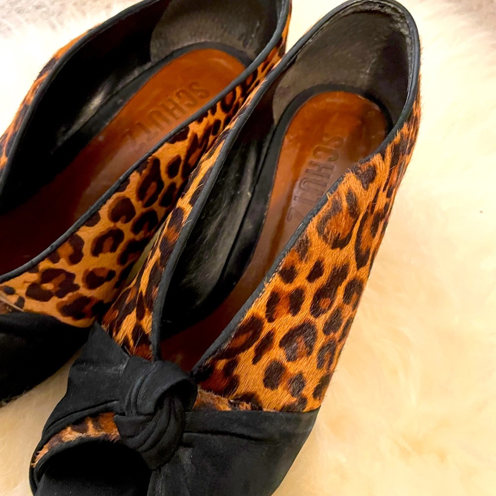 Peep toes animal pring - very good condition - schutz